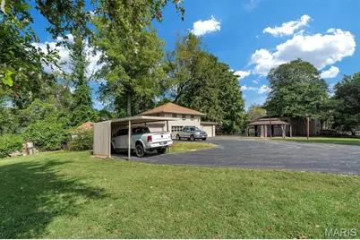 10305 Thorpe Avenue, Saint Louis, MO 63114 - Photo 11