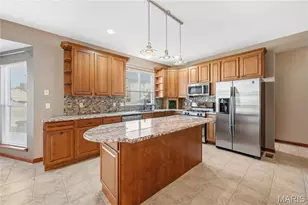 28 Wolverton Ct, Saint Charles, MO 63301 - Photo 9
