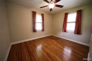 4317 Sunshine Dr, Saint Louis, MO 63116 - Photo 13