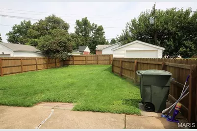 4317 Sunshine Drive, Saint Louis, MO 63116 - Photo 3