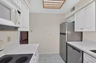 1138 S Mason Rd, Town and Country, MO 63131 - Photo 9