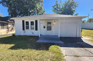 128 Deane Ct, Saint Louis, MO 63127 - Photo 1