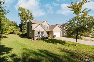 1599 Laurel Bluffs Dr, Saint Louis, MO 63042 - Photo 3
