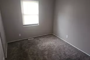 2541 Courtyard Pl, Florissant, MO 63031 - Photo 7