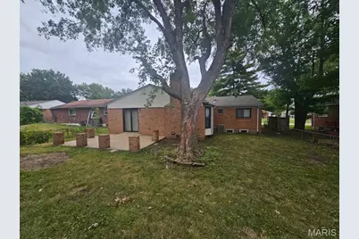 2541 Courtyard Place, Florissant, MO 63031 - Photo 9