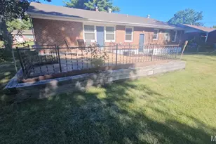 67 S Floridale Dr, Saint Louis, MO 63135 - Photo 3