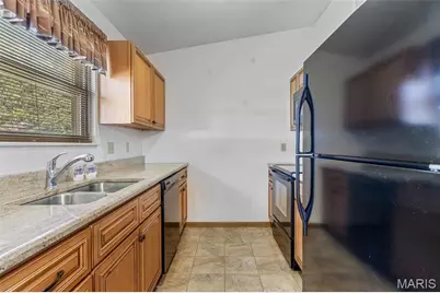 4227 Meadowgreen Trails Drive, Saint Louis, MO 63129 - Photo 13