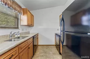 4227 Meadowgreen Trails Dr, Saint Louis, MO 63129 - Photo 13