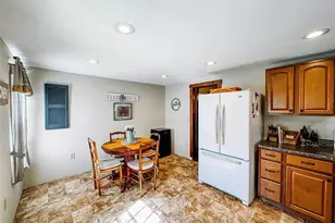 209 E Walnut, Shelbina, MO 63468 - Photo 11