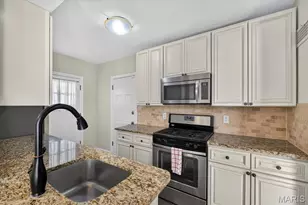 815 Blossom Ln, Saint Louis, MO 63119 - Photo 5