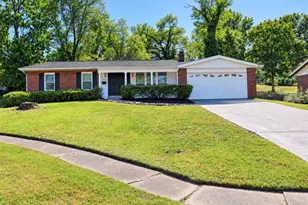 912 Cheri Heights Ct, Ferguson, MO 63135 - Photo 1