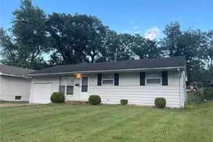 10506 Spring Garden Dr, Saint Louis, MO 63137 - Photo 3