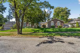 765 Penny Ct, Ballwin, MO 63011 - Photo 3