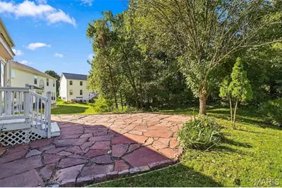 137 Birchwood Trail Drive, Maryland Heights, MO 63043 - Photo 37