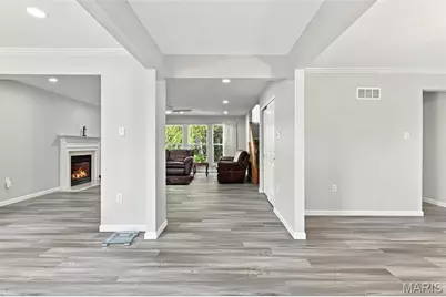 137 Birchwood Trail Drive, Maryland Heights, MO 63043 - Photo 3