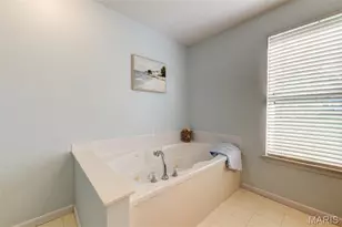 820 JB Hunt Ct, Ballwin, MO 63021 - Photo 37