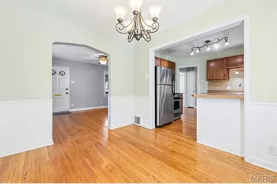 7056 Holly Hills Avenue, Saint Louis, MO 63123 - Photo 11