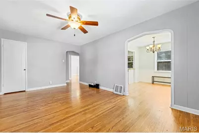 7056 Holly Hills Avenue, Saint Louis, MO 63123 - Photo 7