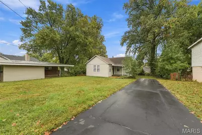 8718 Mavis Place, Saint John, MO 63114 - Photo 3