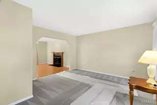 9942 Colonnade Meadows Dr, Bellefontaine Neighbors, MO 63137 - Photo 5