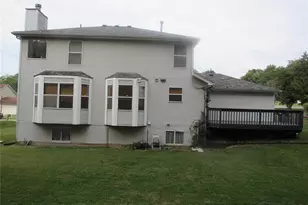 9942 Colonnade Meadows Dr, Bellefontaine Neighbors, MO 63137 - Photo 5