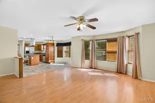 9942 Colonnade Meadows Dr, Bellefontaine Neighbors, MO 63137 - Photo 7