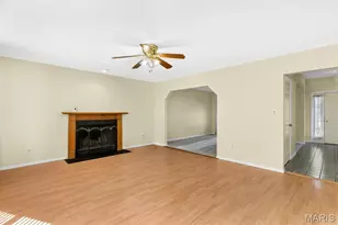 9942 Colonnade Meadows Dr, Bellefontaine Neighbors, MO 63137 - Photo 9
