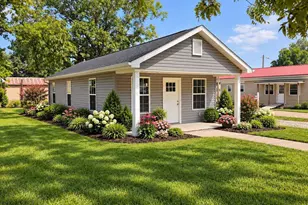 215 Ste Genevieve Dr, Saint Genevieve, MO 63670 - Photo 1