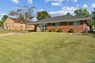 7107 Heege Rd, Saint Louis, MO 63123 - Photo 3