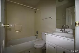 1532 Woodroyal E Dr, Chesterfield, MO 63017 - Photo 31