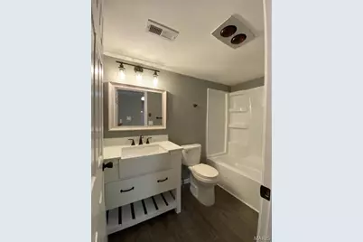 8865 Flamingo Ct, Brentwood, MO 63144 - Photo 9