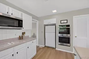 12839 Hasbrook Dr, Saint Louis, MO 63146 - Photo 19