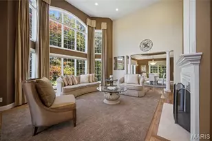 9542 Country Club Green, Sunset Hills, MO 63127 - Photo 7