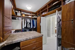 9542 Country Club Green, Sunset Hills, MO 63127 - Photo 27