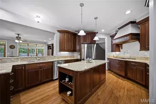 9542 Country Club Green, Sunset Hills, MO 63127 - Photo 11