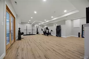 9542 Country Club Green, Sunset Hills, MO 63127 - Photo 57