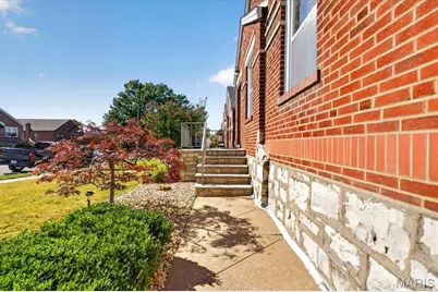 5645 Tholozan Avenue, Saint Louis, MO 63109 - Photo 3