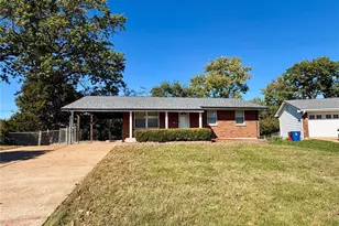 10915 Suanis Ct, Saint Louis, MO 63123 - Photo 1