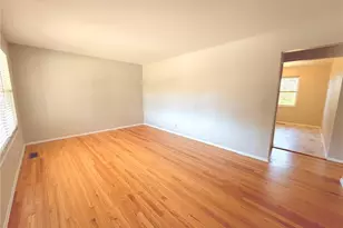 10915 Suanis Ct, Saint Louis, MO 63123 - Photo 3