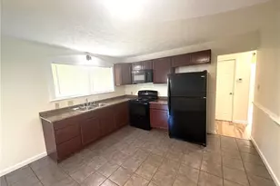 555 Versailles Dr, Florissant, MO 63031 - Photo 11