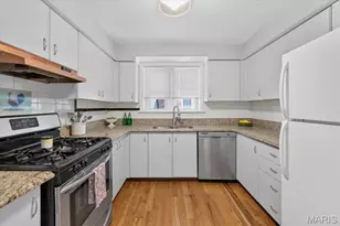 5348 Sunshine Dr, Saint Louis, MO 63109 - Photo 11