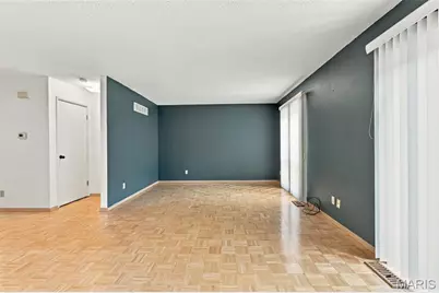 10332 Corbeil Drive, Unincorporated, MO 63146 - Photo 11