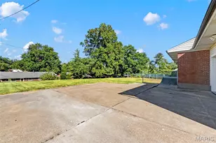 7 Biritz Dr, Saint Louis, MO 63137 - Photo 43