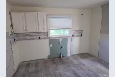 9730 Balboa Drive, Saint Louis, MO 63136 - Photo 7