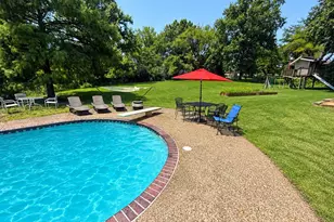 111 Valvero Dr, Saint Charles, MO 63304 - Photo 3