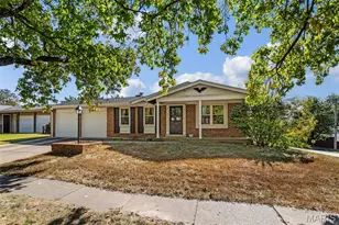900 Queensbridge Rd, Manchester, MO 63021 - Photo 1