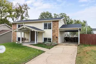 372 Messina Dr, Ballwin, MO 63021 - Photo 1