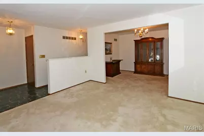 560 Running Creek Drive, Ballwin, MO 63021 - Photo 3