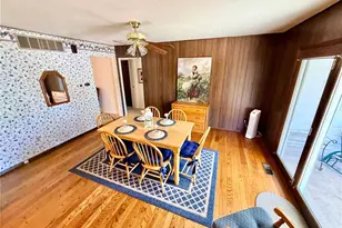 10646 Foxpath Dr, Bellefontaine Neighbors, MO 63137 - Photo 9