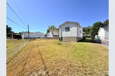 10646 Foxpath Drive, Bellefontaine Neighbors, MO 63137 - Photo 5